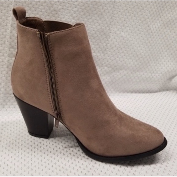 Sociology Women's Chelsea Booties mushroom Gray - Picture 3 of 6